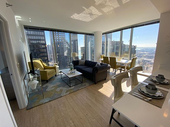 5th image of 316 N Michigan Ave #3903