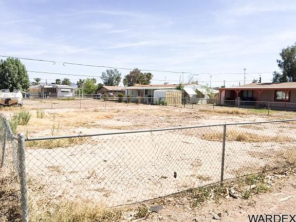 4th image of 2202 Bermuda Dr