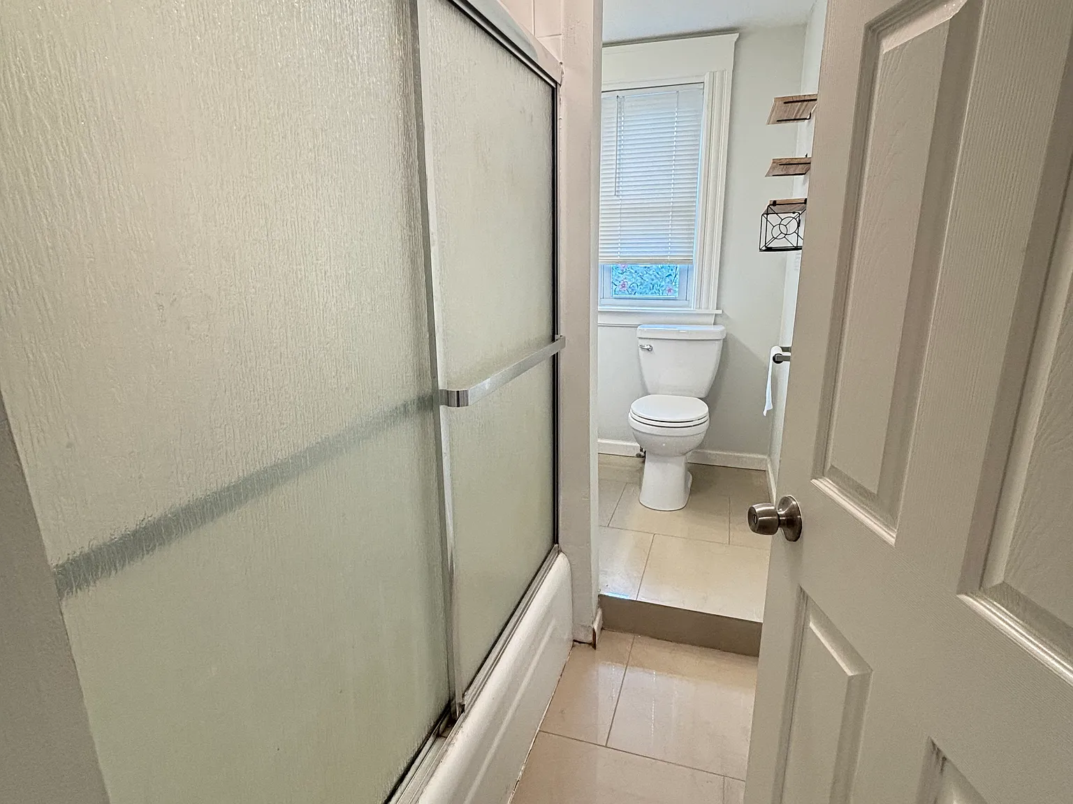 2 bed, 1.0 bath, $1,800 — Photo 4