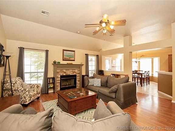 4th image of 11915 S 268th East Ave