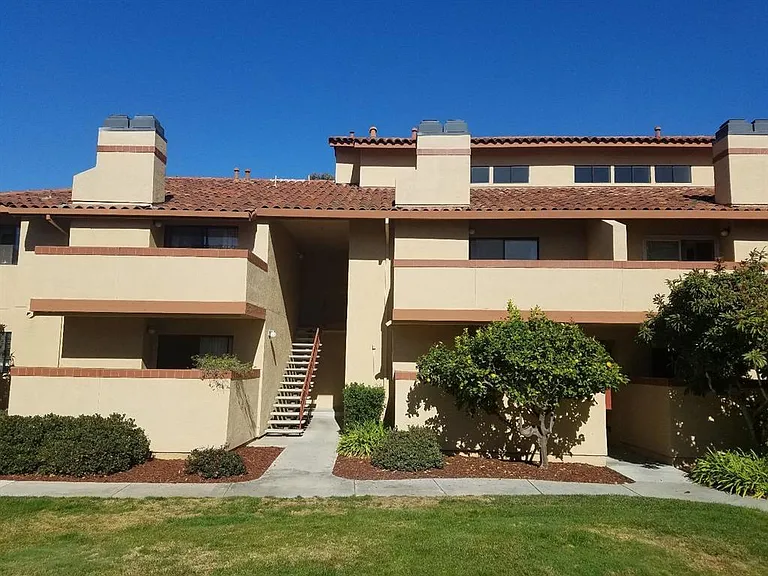 20651 Celeste Cir — Photo 37