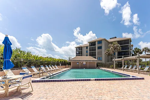 2571 NE Ocean Blvd #104 Photo 1