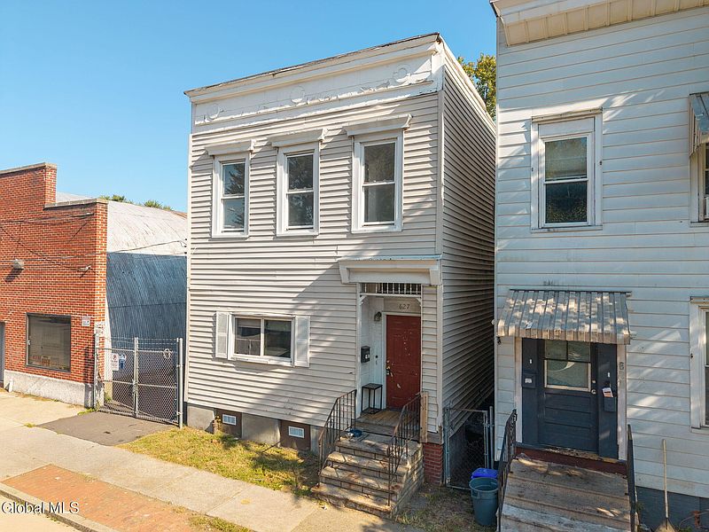 4th image of 627 3rd Street