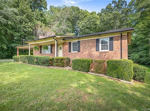 4th image of 2907 Woodstream Dr