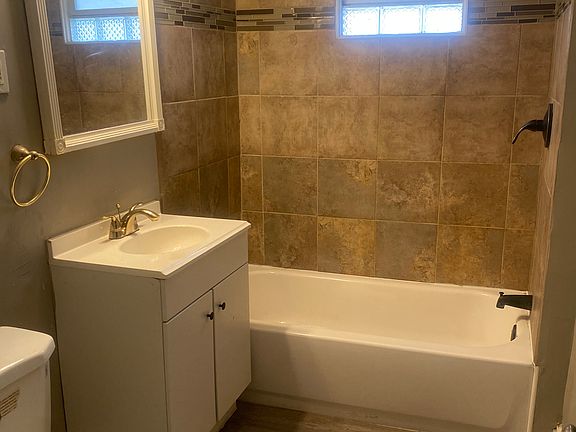 3rd image of 13705 Deise Ave #1
