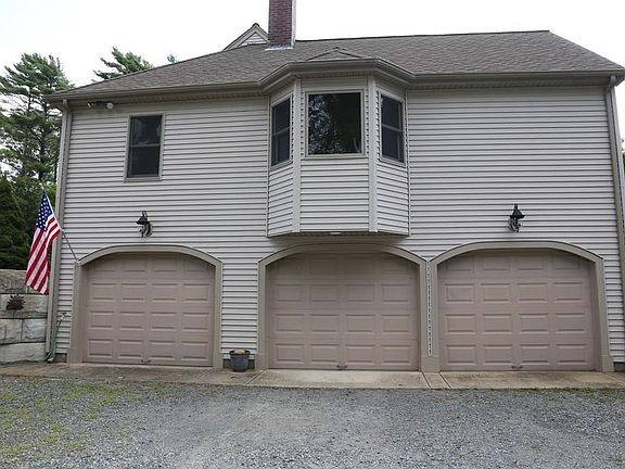 3rd image of 12 Clarence Soule Dr