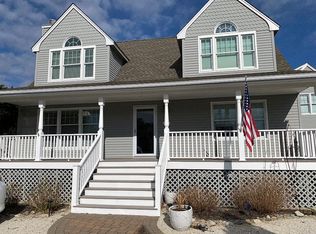 5 Cottage Ct, Brant Beach, NJ 08008