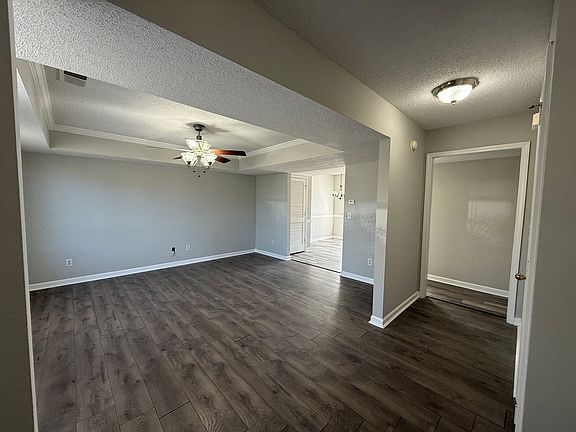 5th image of 1305 Hillsboro Ln
