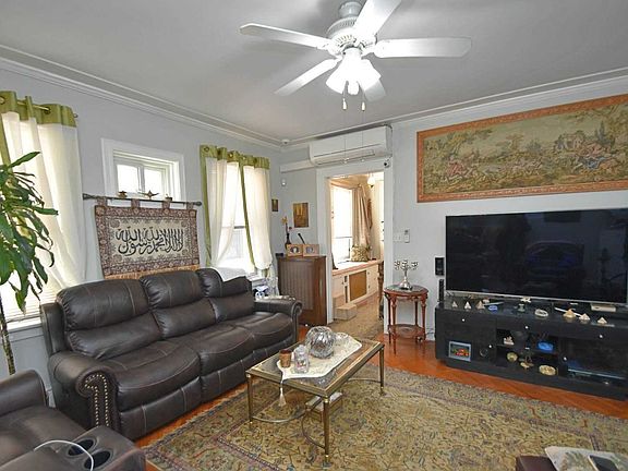 3rd image of 8315 Myrtle Ave