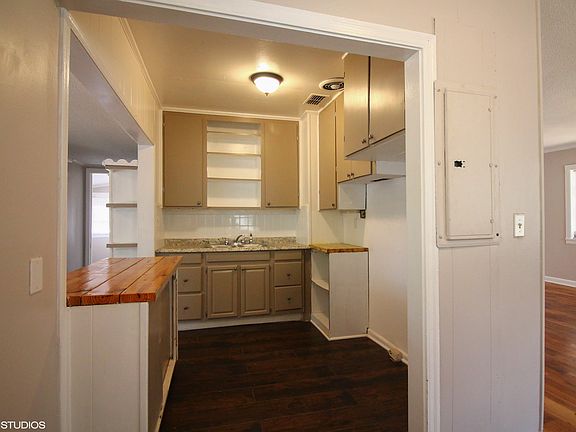 5th image of 945 Mackinaw St