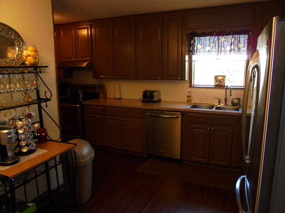 5th image of 208 Shamrock Dr