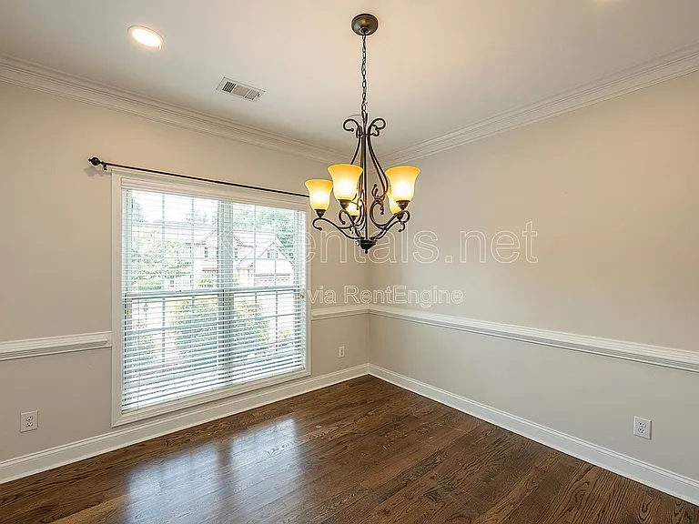 1540 Hampton Hollow Dr — Photo 6
