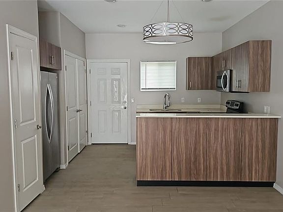 3rd image of 1900 Jackson St #4
