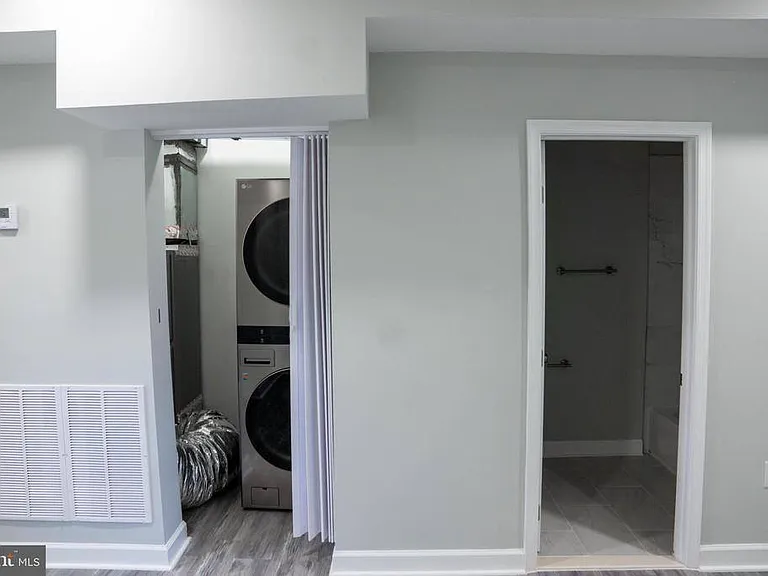 1009 Main St #2 — Photo 14