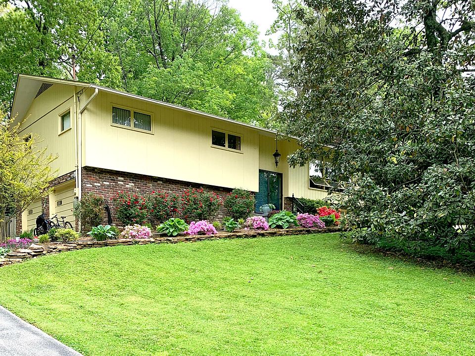 1st image of 364 S Seven Oaks Dr