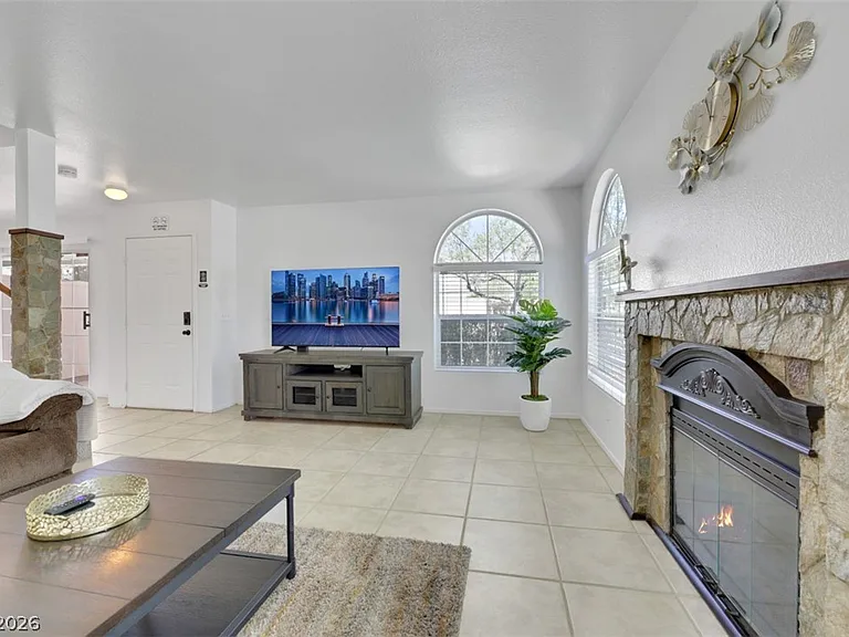 7989 Lisa Dawn Ave — Photo 9