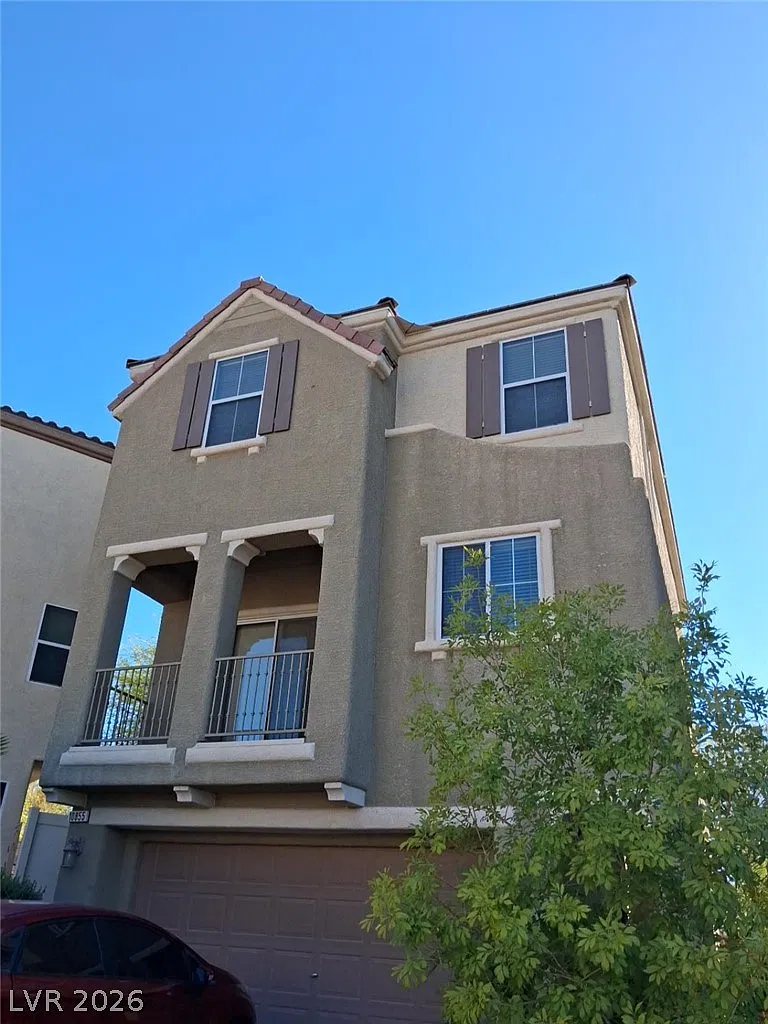 3 bed, 2.5 bath, 1977 sqft, $1,780 — Photo 1