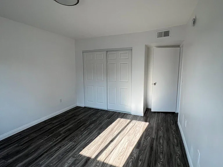 17836 Killion St — Photo 28