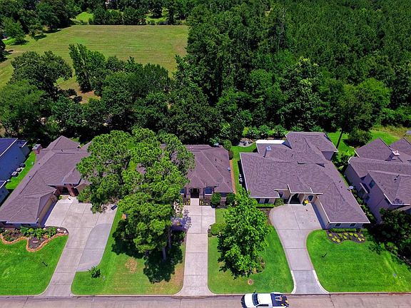3rd image of 123 W Pines Dr
