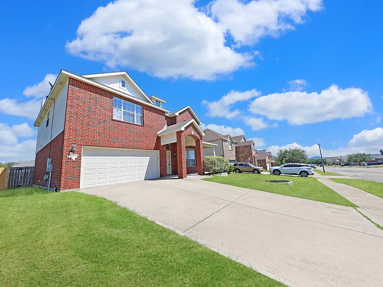 6206 Bridgewood Dr — Photo 2