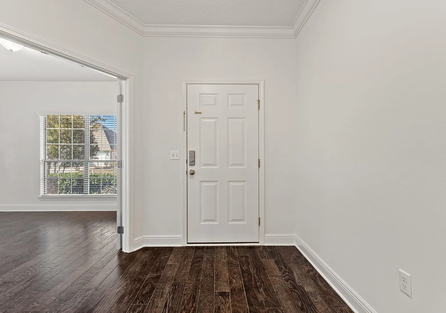188 Whispering Lake Dr — Photo 4