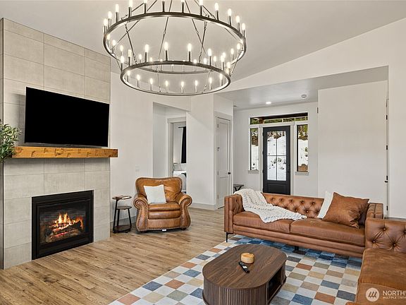 5th image of 1450 Nelson Siding