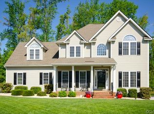 8812 Hollow Oak Dr, Midlothian, VA 23112