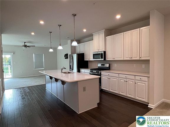 4th image of 2356 Raya Way