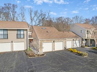 11 Sarazen Ct, Florham Park, NJ 07932