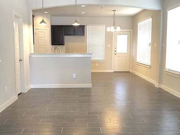 2nd image of 1013 W Sierra Vista Ct