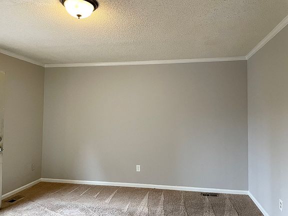 4th image of 1710 Village Lake Dr