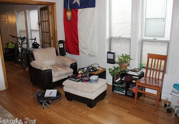 2nd image of 117 W 15th St APT B