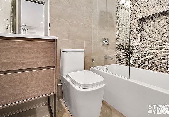 4th image of 242 Parkside Ave #2BA