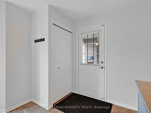 4th image of 795 Longfields Dr