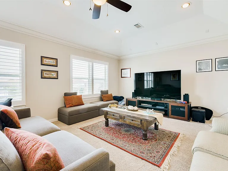 1826 Jade Hollow Ln — Photo 25