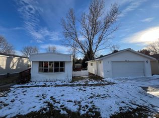 509 30th St NW, Faribault, MN 55021