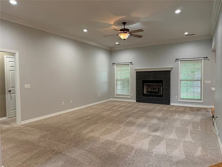1 Elder Ln — Photo 2