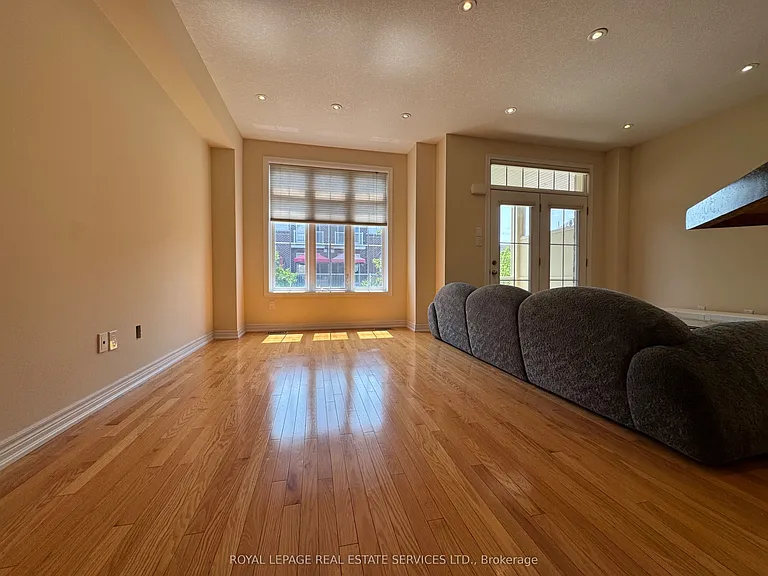 181 Plains Rd W #47 — Photo 13