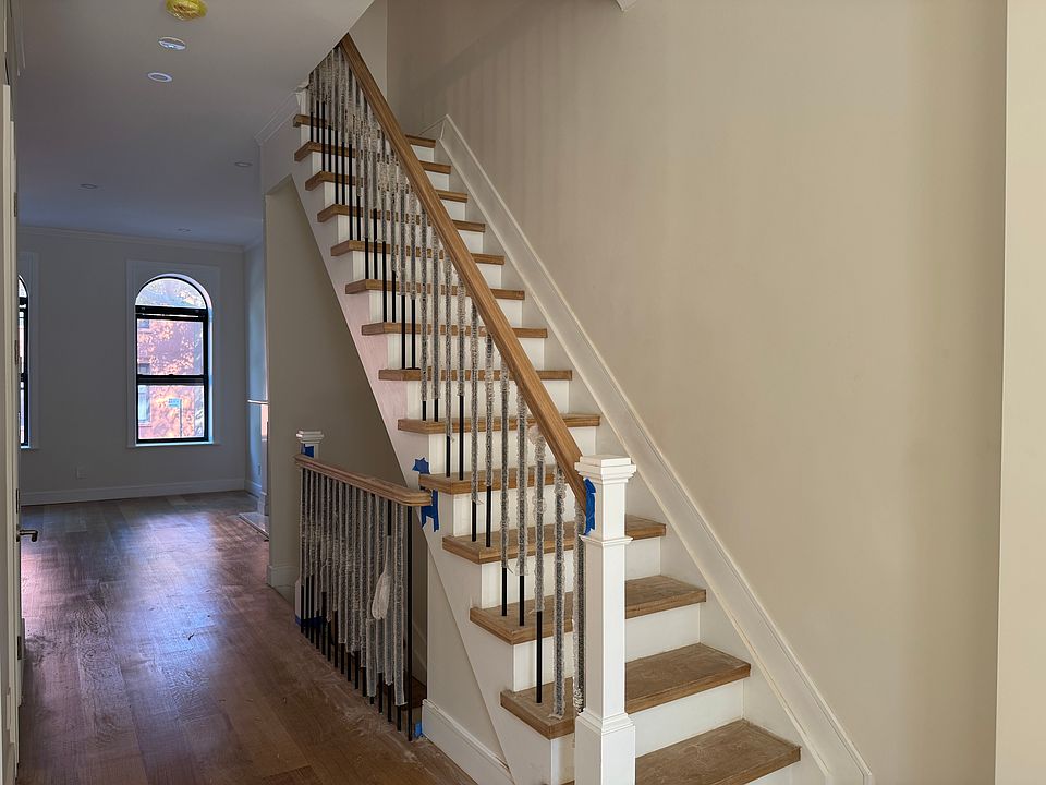 1st image of 233A Clinton St #Hse