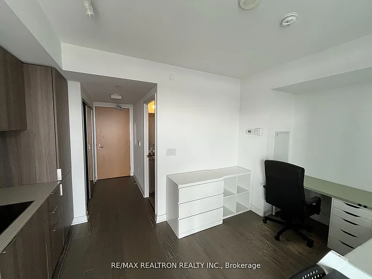 11 Wellesley St W #2712 — Photo 3