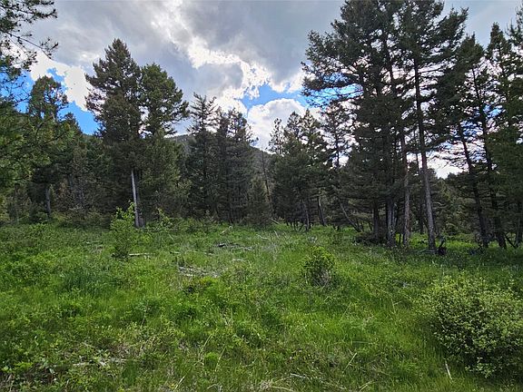 5th image of Hall Creek Ln