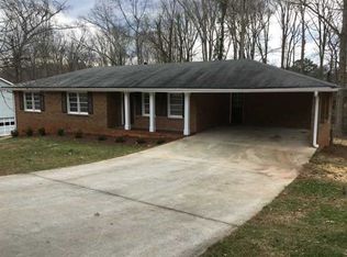 5525 Woodland Dr, Douglasville, GA 30135