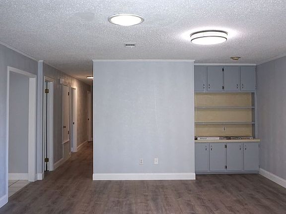 5th image of 2138 Yardley Dr