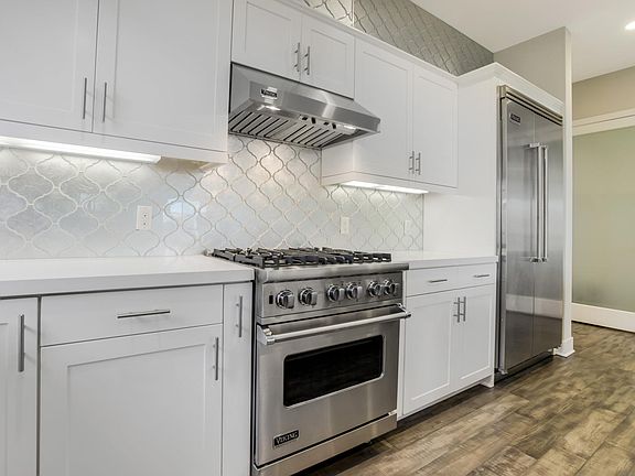 4th image of 5824 Meadowlark Pl APT 5
