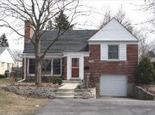 440 Highcrest Dr, Wilmette, IL