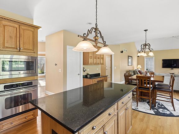 4th image of 920 Lyons Ridge Dr