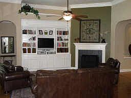 4th image of 714 Red Oak Ln