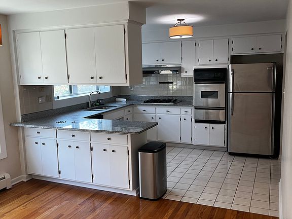 3rd image of 21 Burlington Ave #1