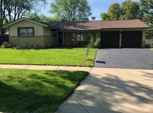 255 Mulberry Ln, Elk Grove Village, IL 60007