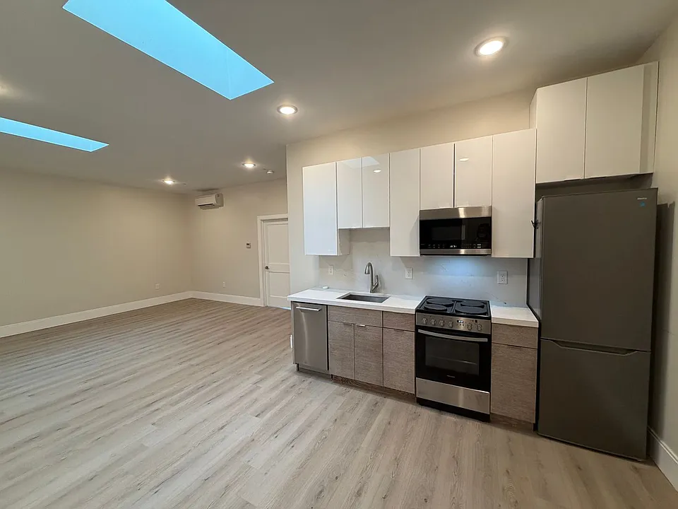 66 Emerson St #303